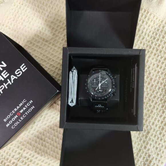 Mission watch with black NEW moon pattern - Picture 4 of 9